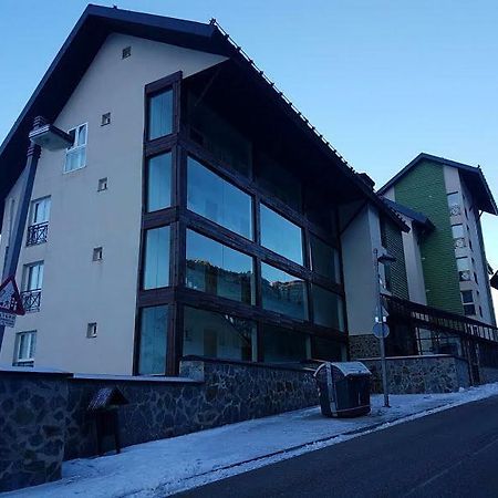 Apartamento Edificio Serraneu. Sierra Nevada. Granada Buitenkant foto