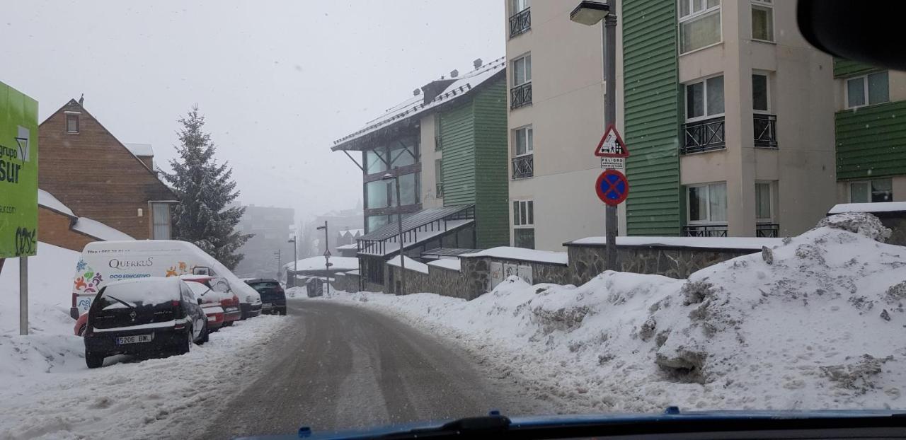 Apartamento Edificio Serraneu. Sierra Nevada. Granada Buitenkant foto