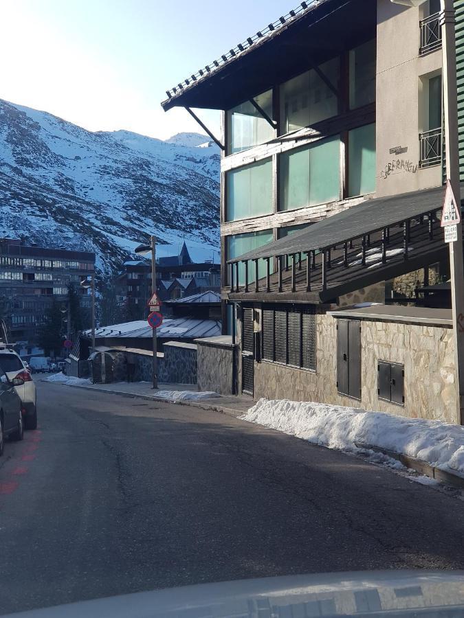 Apartamento Edificio Serraneu. Sierra Nevada. Granada Buitenkant foto