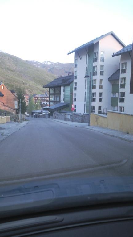 Apartamento Edificio Serraneu. Sierra Nevada. Granada Buitenkant foto