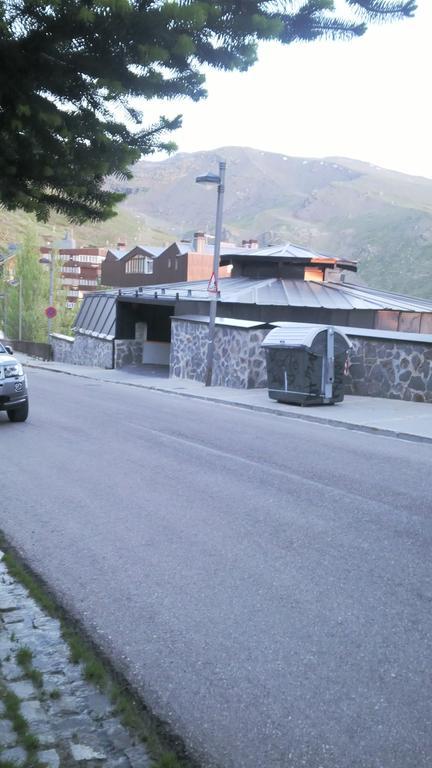 Apartamento Edificio Serraneu. Sierra Nevada. Granada Buitenkant foto
